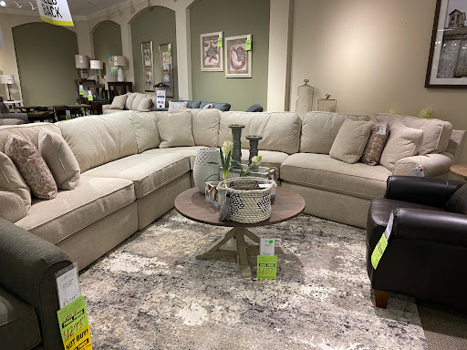 Furniture Store «La-Z-Boy Furniture Galleries», reviews and photos, 17305 Southcenter Pkwy, Tukwila, WA 98188, USA