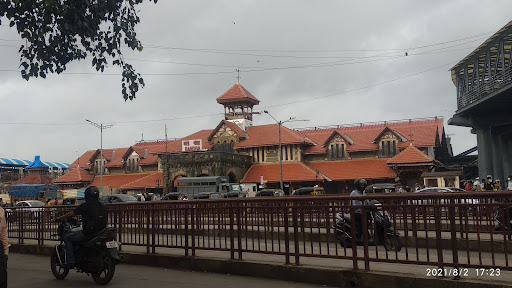 बांद्रा स्टेशन
