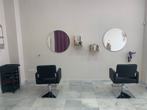Salón de Beauty Marina Infante en Sanlúcar La Mayor, Sevilla