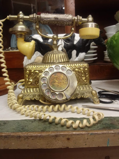 Antique Store «M & M Antiques & Collectibles», reviews and photos, 123 N Lewis St, Monroe, WA 98272, USA