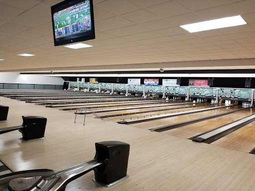 Bowling Alley «Holly Lanes», reviews and photos, 2430 Grange Hall Rd, Fenton, MI 48430, USA