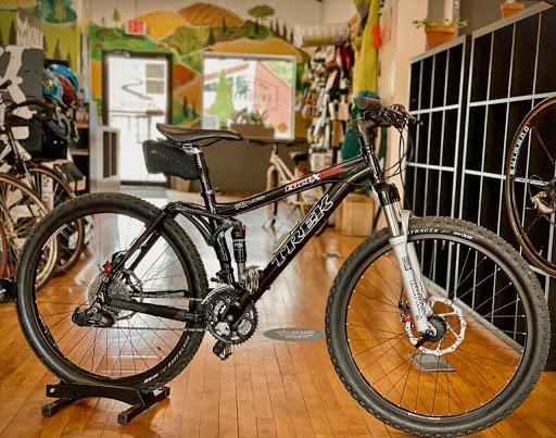 Outdoor Sports Store «Switchback Gear Exchange», reviews and photos, 2166 Plainfield Ave NE, Grand Rapids, MI 49505, USA