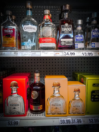 Supermarket «Hinky Dinky Supermarket», reviews and photos, 3110 M L King Ave, Flint, MI 48505, USA