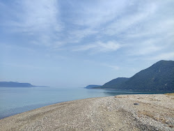 Foto di Faros Vasilina Beach sorretto da scogliere
