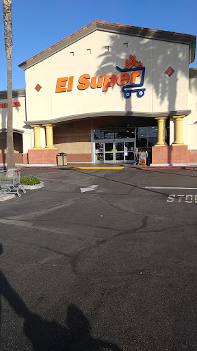 El Super, 9320 Slauson Ave, Pico Rivera, CA 90660, USA, 