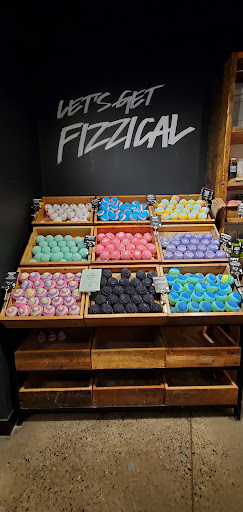 Cosmetics Store «Lush», reviews and photos, 112 E Broadway, Bloomington, MN 55425, USA