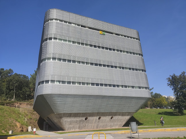 Universidade do Minho, 4710-057 Braga, Portugal