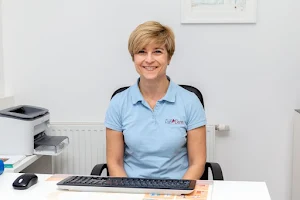 Dr. Zsuzsanna Palfi - Fachärztin für Haut- & Geschlechtskrankheiten | Korneuburg image