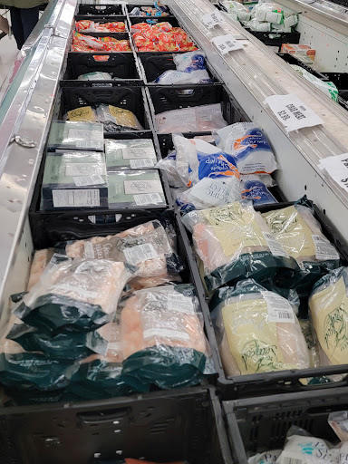 Grocery Store «United Grocery Outlet», reviews and photos, 106 Woodmere Mall, Crossville, TN 38555, USA