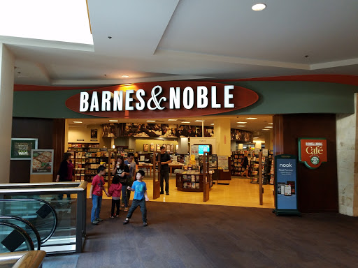 Barnes & Noble, 1317 Lloyd Center, Portland, OR 97232, USA, 