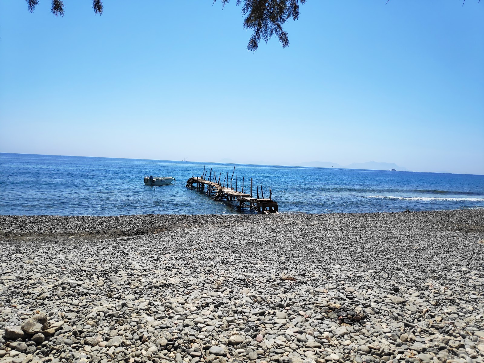 Photo de Yazikoy beach avec plage spacieuse