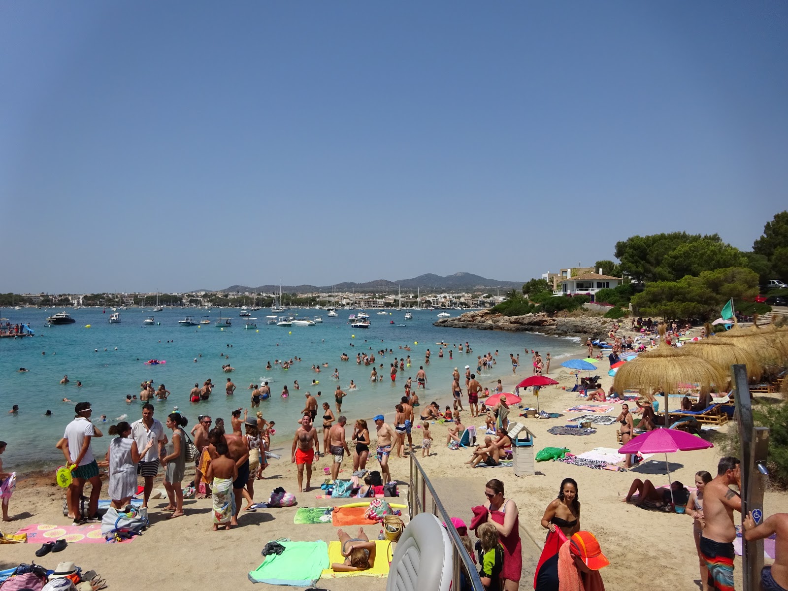 Foto di Playa S' Arenal con molto pulito livello di pulizia