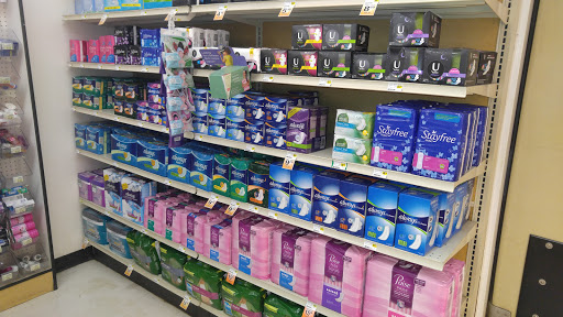 Grocery Store «Rays Food Place», reviews and photos, 875 Redwood Dr, Garberville, CA 95542, USA