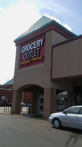 Grocery Store «Grocery Outlet Bargain Market», reviews and photos, 1130 Chester Pike, Sharon Hill, PA 19079, USA