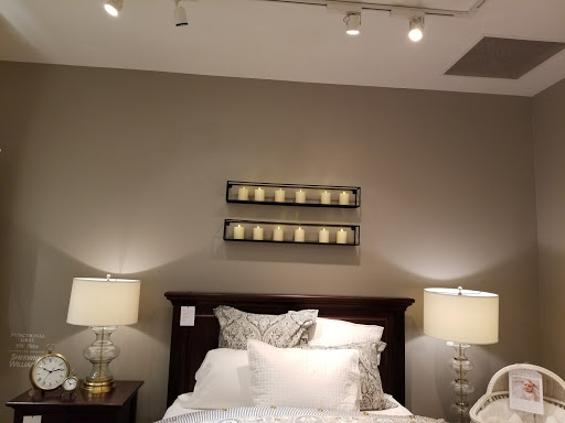 Shopping Mall «North & Sheffield Commons», reviews and photos, 1000 W North Ave, Chicago, IL 60642, USA