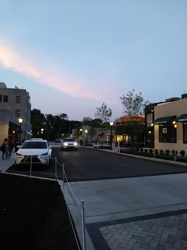 Computer Store «Apple Suburban Square», reviews and photos, 61 Saint James Pl, Ardmore, PA 19003, USA