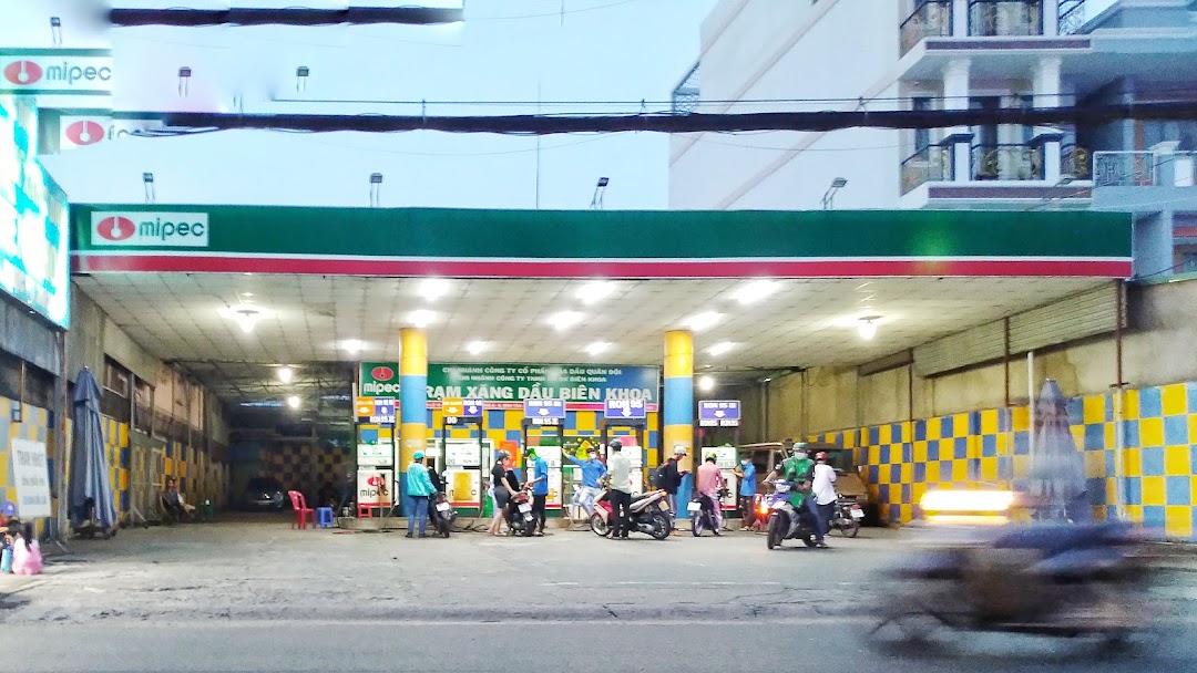 Trạm xăng dầu Phước Tân