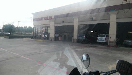 Tire Shop «Discount Tire Store - Tomball, TX», reviews and photos, 14239 Farm to Market 2920, Tomball, TX 77377, USA