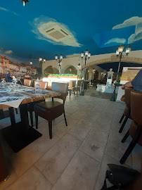 Atmosphère du Restaurant de type buffet O BUFFET VILLAGE - Martigues - Saint Mitre à Saint-Mitre-les-Remparts - n°9