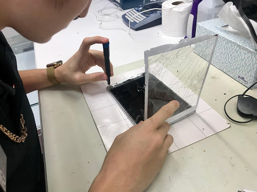 Mobile Phone Repair Shop «CPR Cell Phone Repair Fairview Heights», reviews and photos, 103 Frey Ln, Fairview Heights, IL 62208, USA