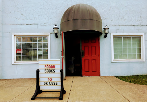 Buckeye Bookshop, 795 Brittain Rd, Akron, OH 44305, USA, 