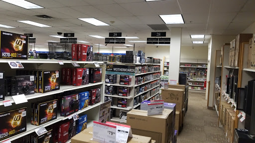 Computer Store «Micro Center», reviews and photos, 655 Merrick Ave, Westbury, NY 11590, USA