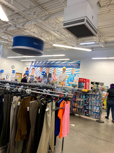 Thrift Store «Goodwill Industries of Greater Cleveland & East Central Ohio», reviews and photos, 16160 Pearl Rd, Strongsville, OH 44136, USA