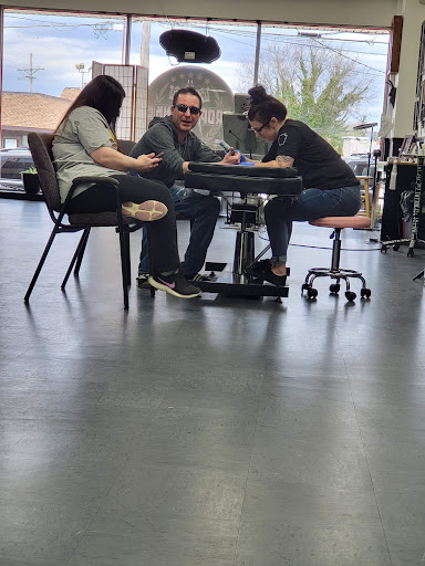 Tattoo Shop «Drop of Ink Tattoo», reviews and photos, 208 E King St # 2, Shippensburg, PA 17257, USA