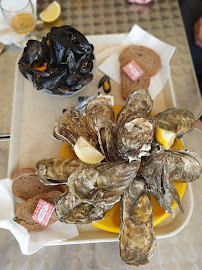 Plats et boissons du Restaurant de fruits de mer Vente directe Huitres Et Moules Le Vivier Sur Mer - n°19