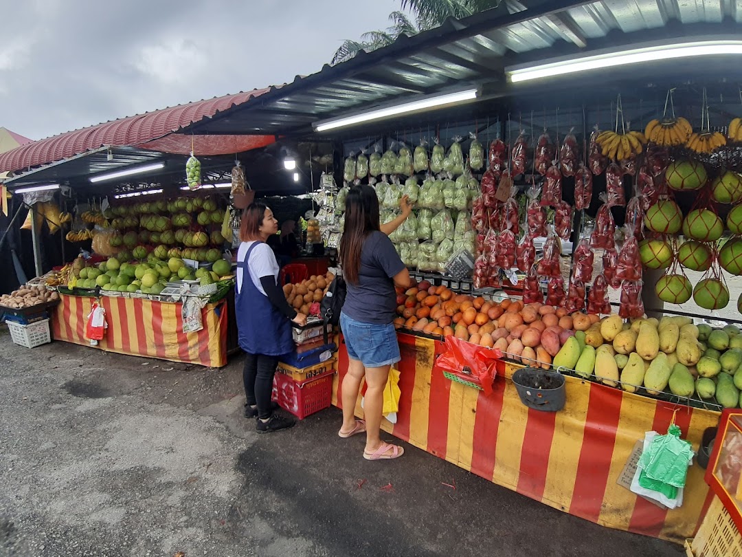 Kuala Bikam 118 Aunty Fruits Stall 