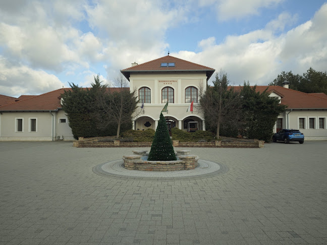 Nyitvatartás: Bodrogi Kúria Wellness Hotel