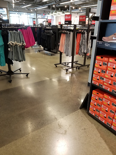 Outlet Mall «Outlets at San Clemente», reviews and photos, 101 W Avenida Vista Hermosa #190, San Clemente, CA 92672, USA