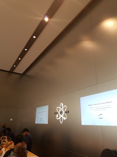 Computer Store «Apple Ridge Hill», reviews and photos, 143 Market Street, Yonkers, NY 10710, USA