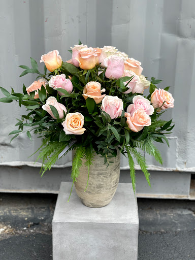 Florist «King florist of Austin», reviews and photos, 1806 W Koenig Ln, Austin, TX 78756, USA