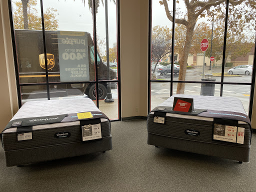 Mattress Firm Emeryville Powell Street Plaza image
