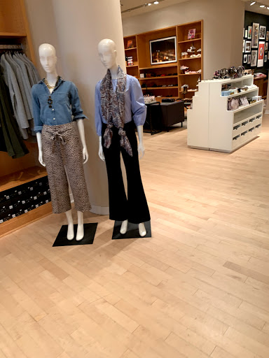 Clothing Store «J.Crew», reviews and photos, 4400 Sharon Rd #196, Charlotte, NC 28211, USA