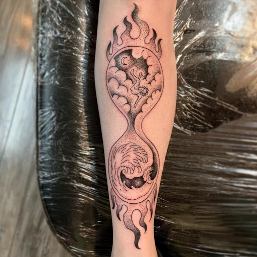 Explore small daisy tattoo ideas, creative tattoo ideas in Sacramento, available at Stylz Tattoos & Piercings