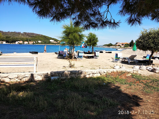 Sutomiscica beach