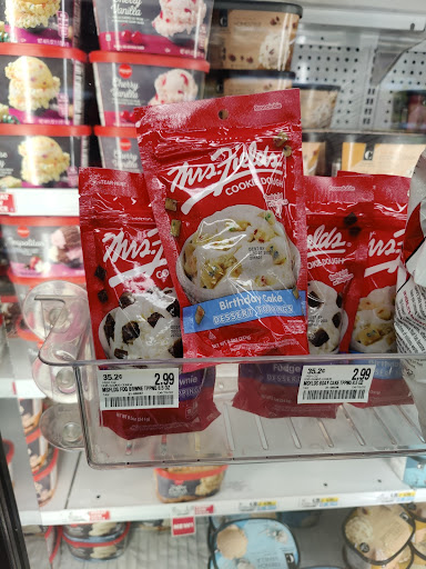 Grocery Store «Schnucks», reviews and photos, 1160 Shackelford Rd, Florissant, MO 63031, USA