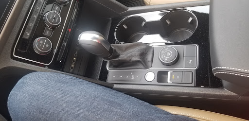 Volkswagen Dealer «Pignataro Volkswagen», reviews and photos, 10633 Evergreen Way, Everett, WA 98204, USA