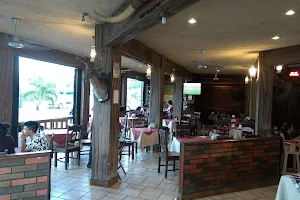 Forasteros Restaurant image