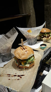 Hamburger du Restaurant méditerranéen Cook'n Saj à Paris - n°11