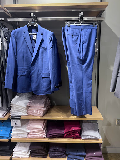 Clothing Store «Express», reviews and photos, 303 Memorial City Mall, Houston, TX 77024, USA