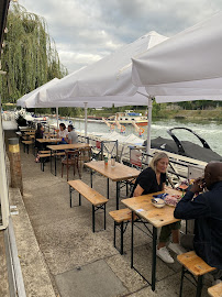Atmosphère du Restaurant La Guinguette des Maquereaux à Nogent-sur-Marne - n°9