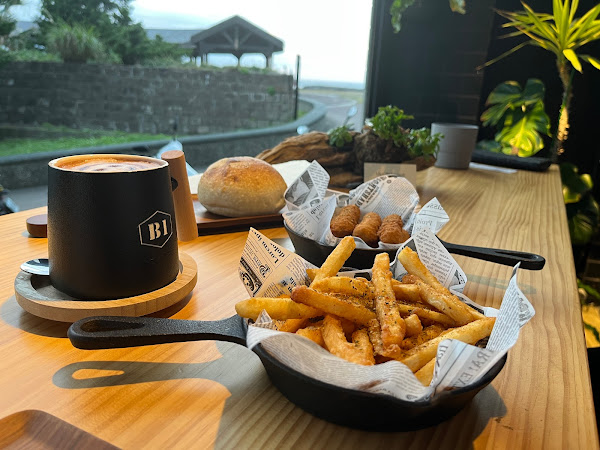 B1 cafe 鼻頭1號咖啡