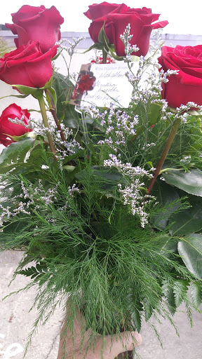 Florist «Roses Are Red Florist», reviews and photos, 425 5th Ave, Indialantic, FL 32903, USA