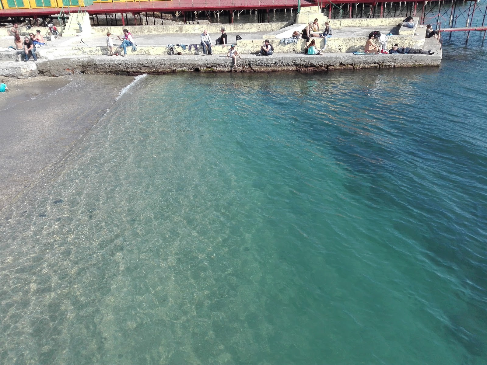 Fotografie cu Spiaggia Rapallo - locul popular printre cunoscătorii de relaxare