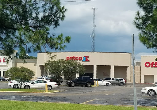 Petco Animal Supplies, 2358 S Range Ave, Denham Springs, LA 70726, USA, 