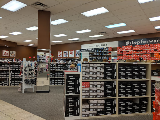 Shoe Store «Famous Footwear», reviews and photos, 1140 Harter Pkwy, Yuba City, CA 95993, USA