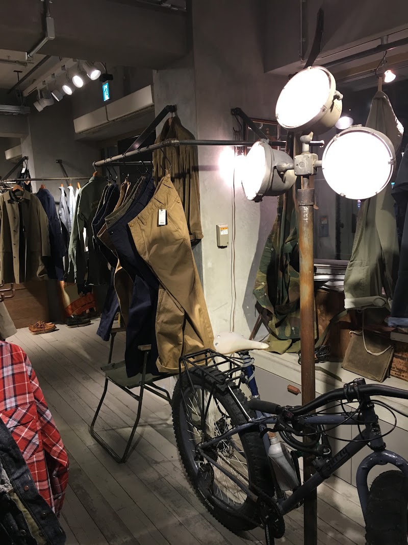 Nigel Cabourn THE ARMY GYM FLAGSHIP STORE